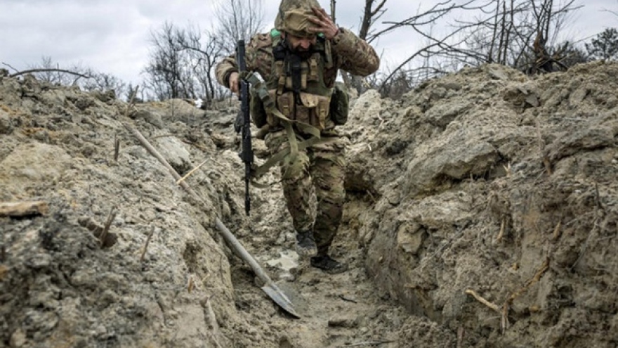 Lính Ukraine “khóa” chặt chiến hào Nga, chốt chặn mọi lối ra vào
